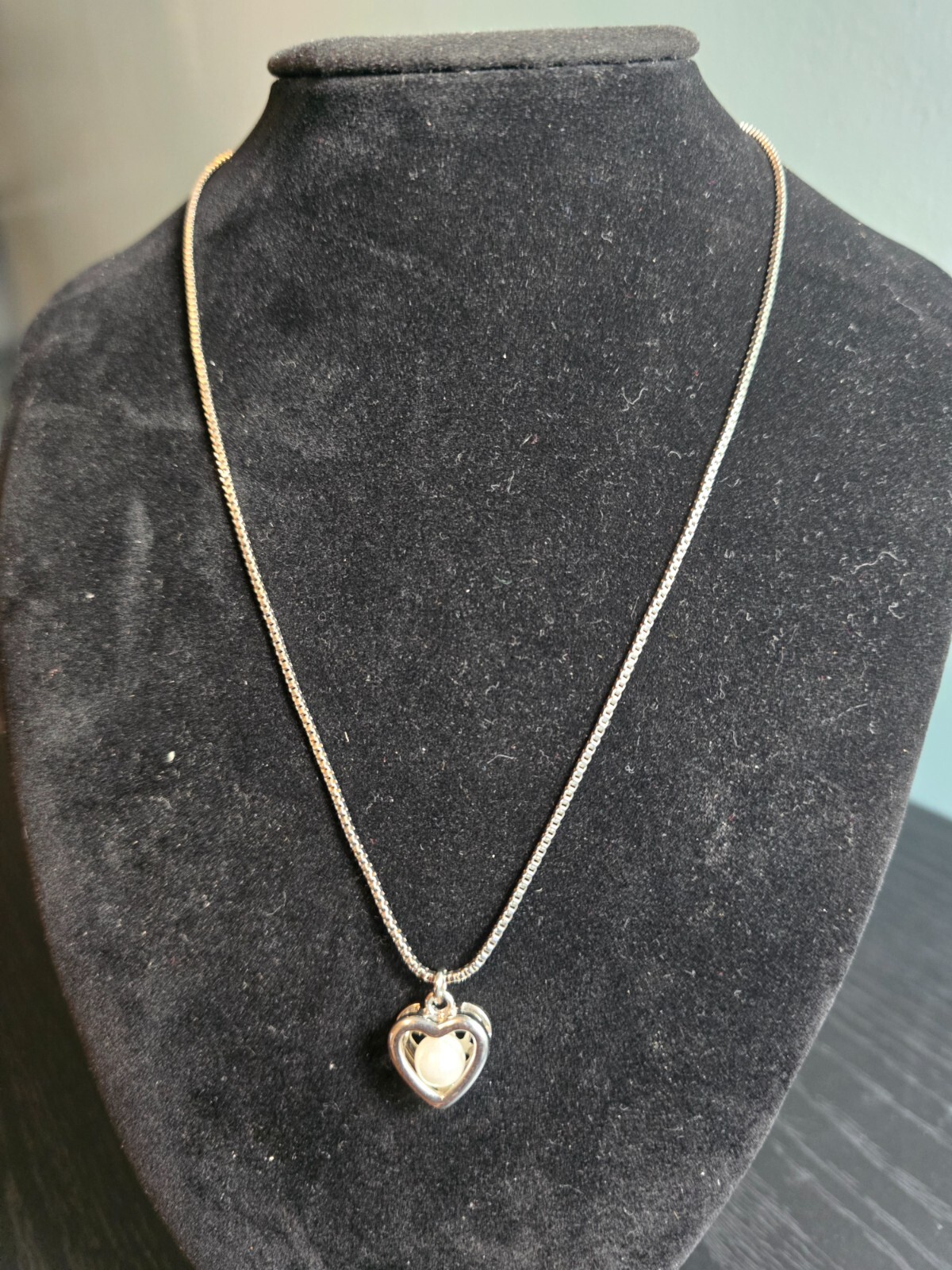HEART PENDANT WITH WHITE 18 HEART PENDANT WITH WHITE 18