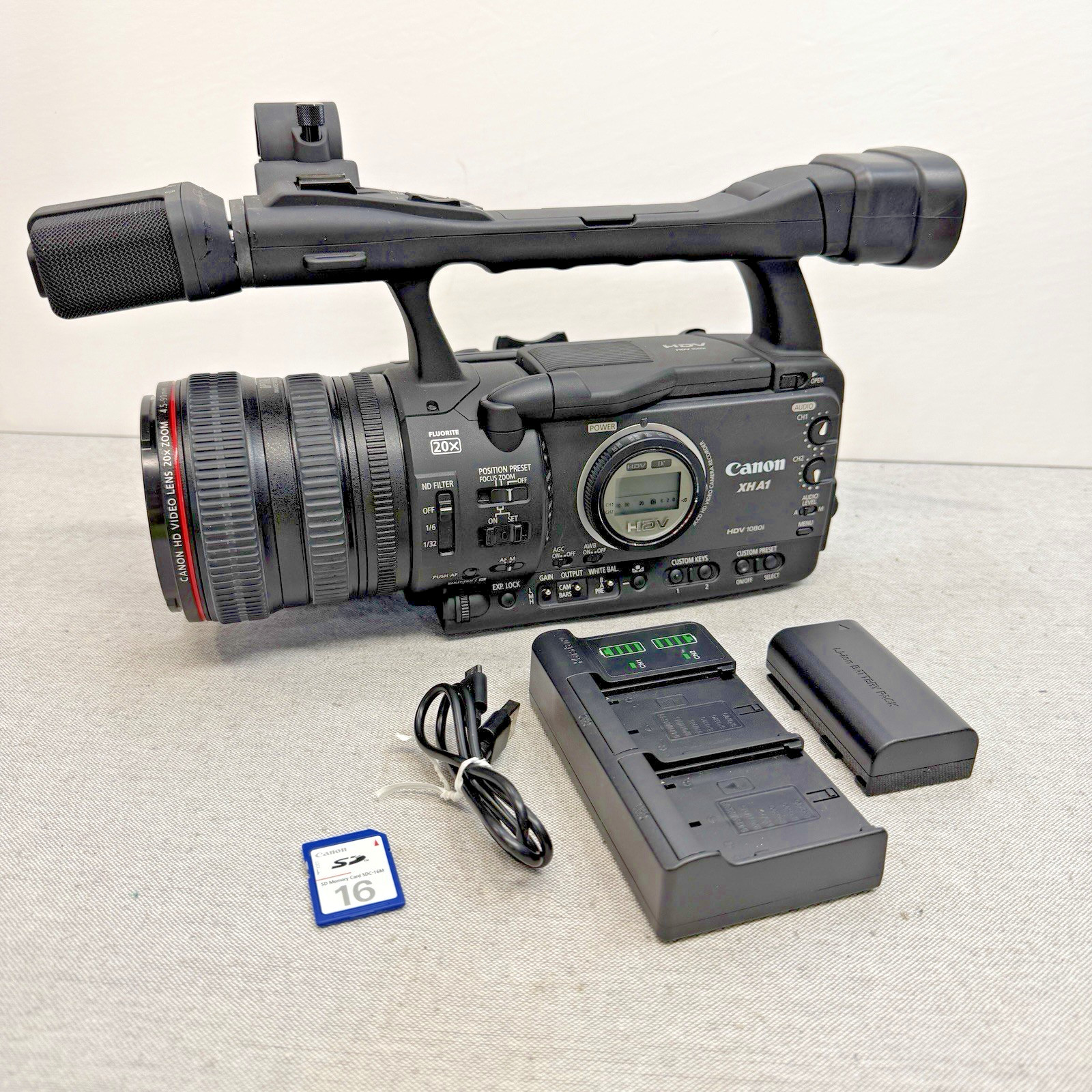 N MINT Canon XH A1 HDV MiniDV 20x Optical Zoom High Definition Camcorder tested