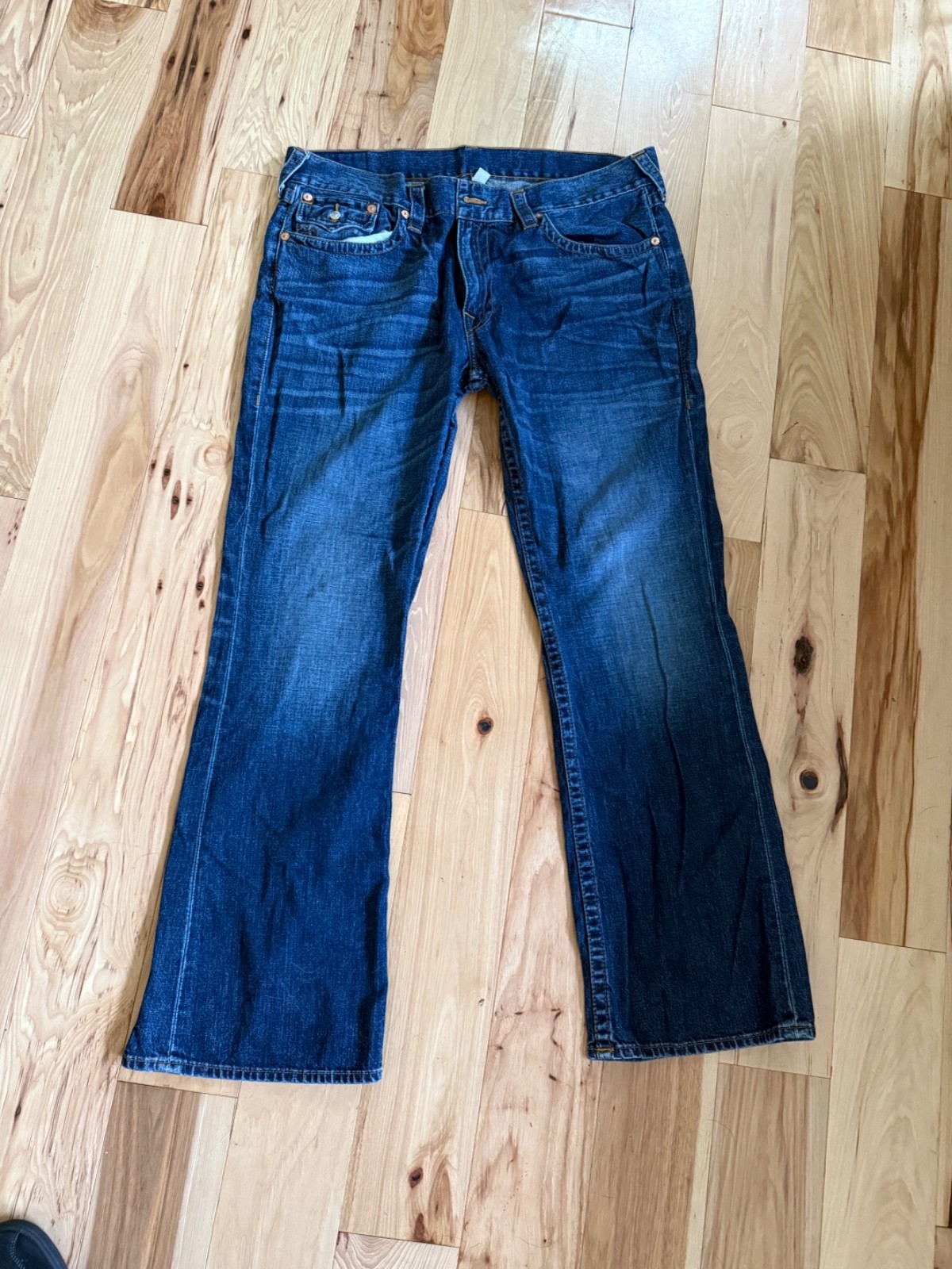 True Religion Men’s Blue Medium Wash Denim Straight Regular Fit Jeans 5-Pocket
