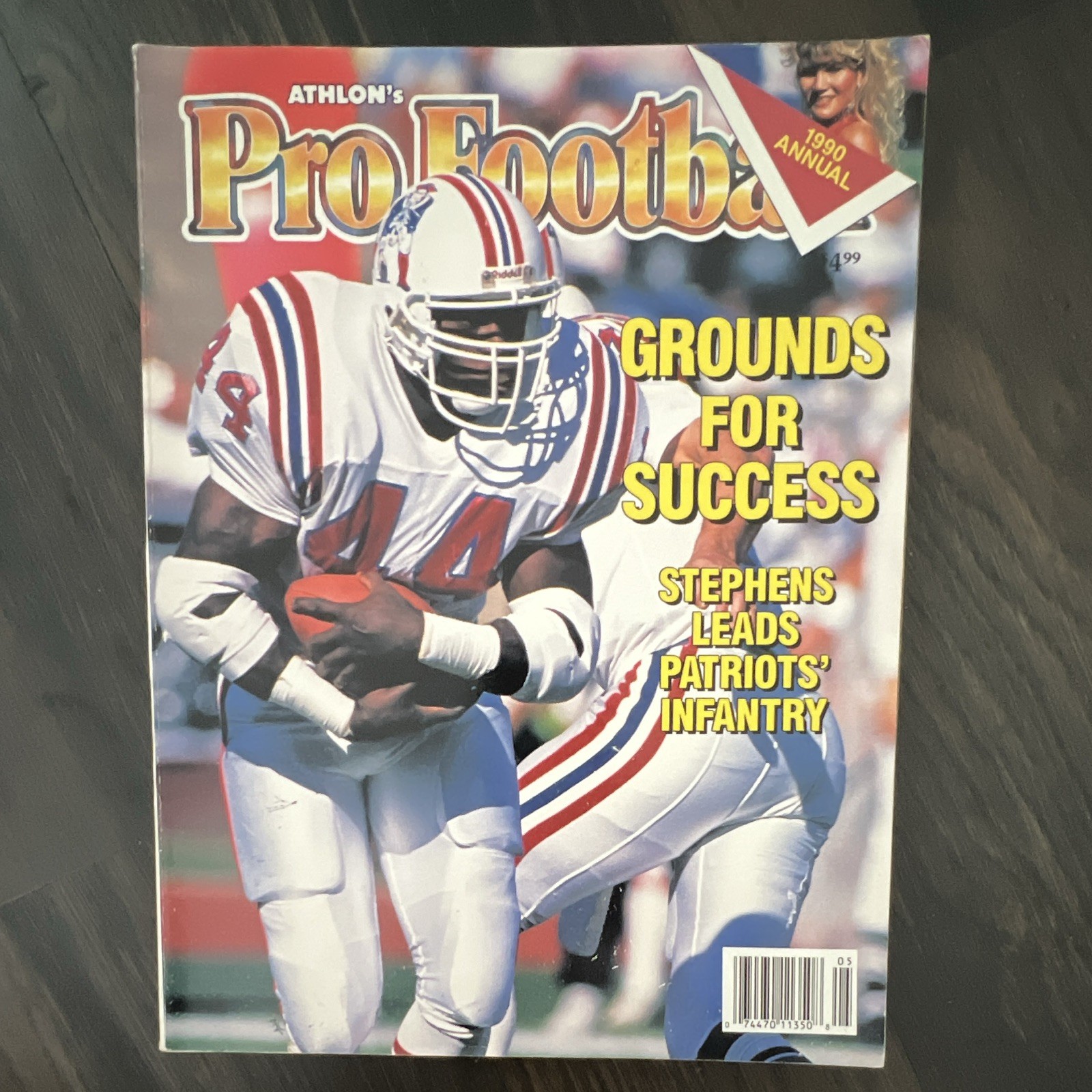 Athlon’s Pro Football Volume 9/1999. Stephen’s Leads Patriots’ Infantry