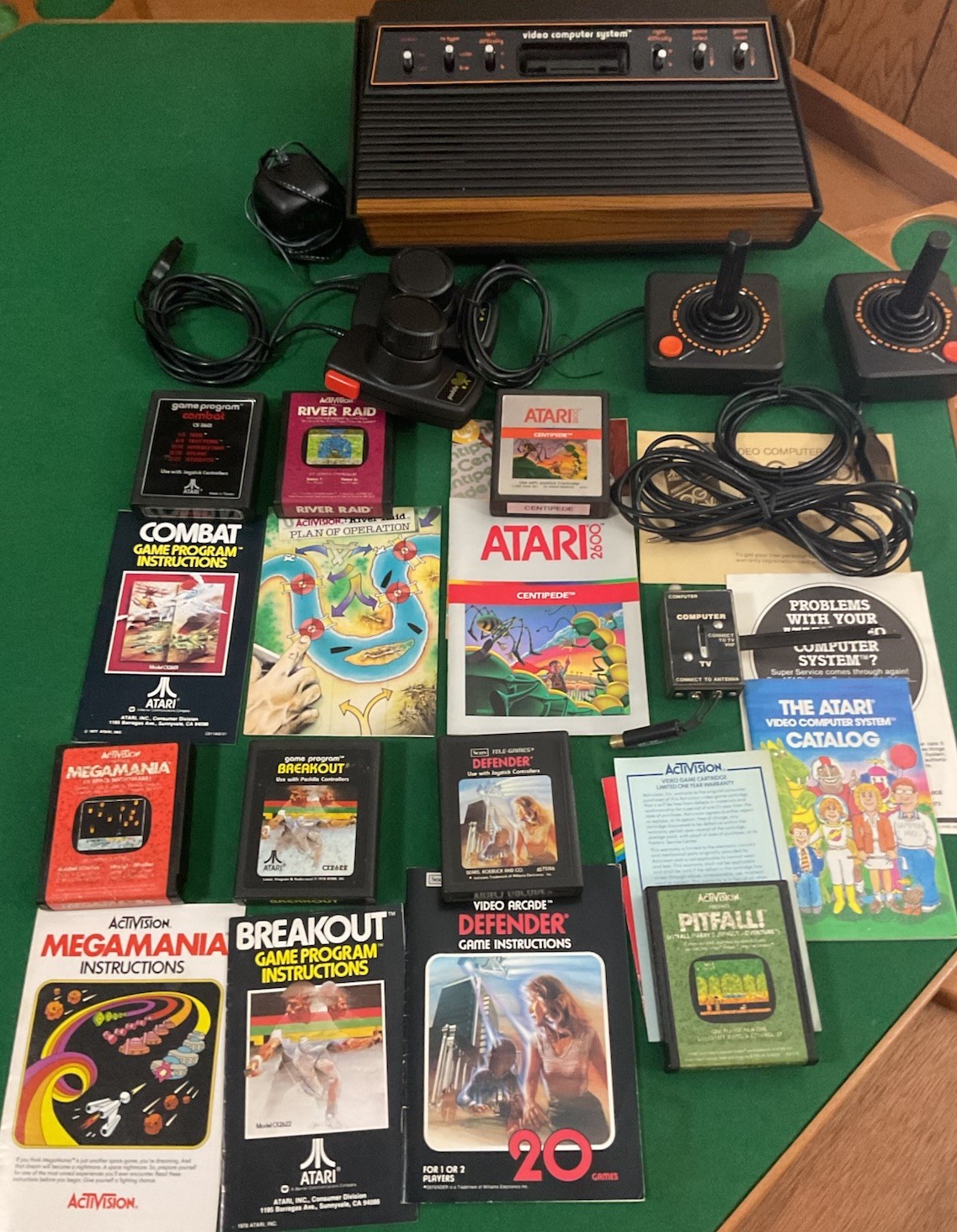 Atari 2600  Video  Computer System Bundle Works on All  TVs Excellent Cond