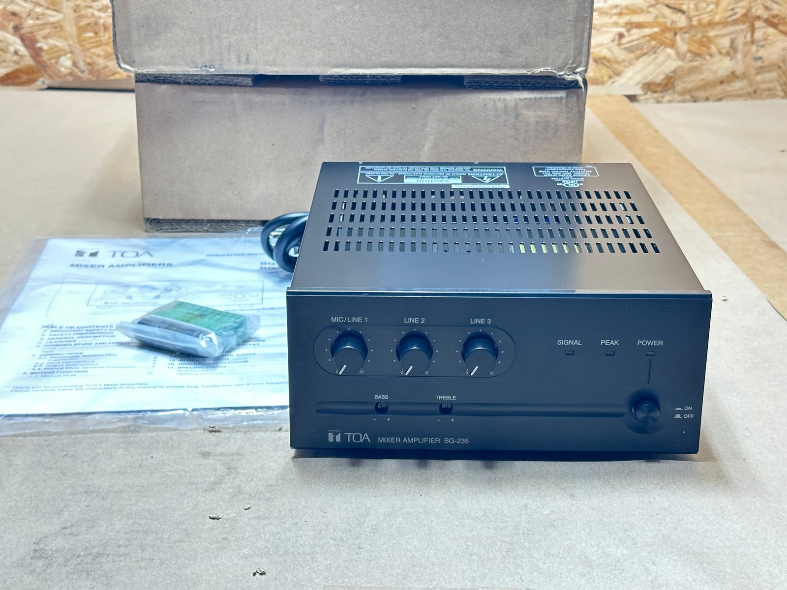 TOA BG-235 CU 3-Channel 35W Tabletop Amplifier Mixer