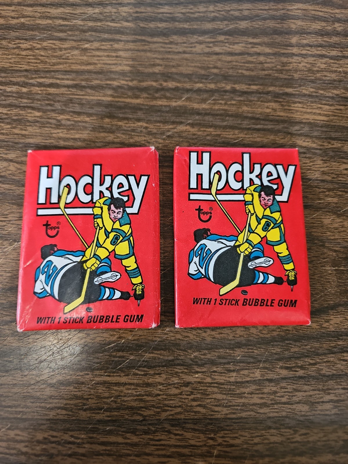 2 SEALED PACKS 1975-76 Topps Hockey NHL Sealed Wax Pack NHL VINTAGE OLD STOCK 2 SEALED PACKS 1975-76 Topps Hockey NHL Sealed Wax Pack NHL VINTAGE OLD STOCK