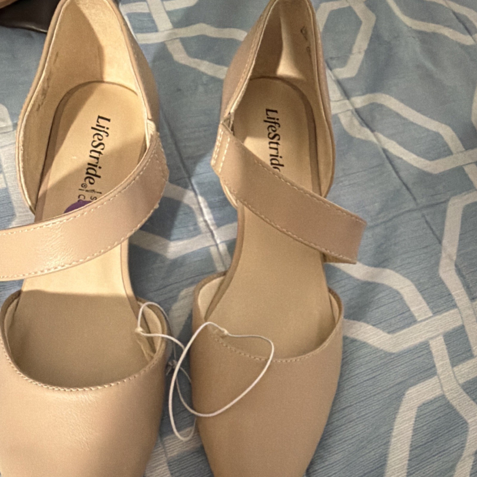 LifeStride Beige Pointed Toe Strappy Ankle Strap Kitten Heels Women’s 6.5 LifeStride Beige Pointed Toe Strappy Ankle Strap Kitten Heels Women’s 6.5