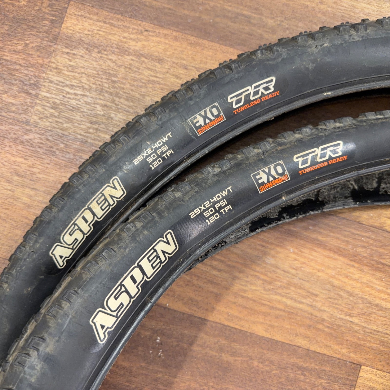 Maxxis Aspen 29x2.4 WT MTB Tubless Tire Set 2 EXO Protection Black Folding Bea Maxxis Aspen 29x2.4 WT MTB Tubless Tire Set 2 EXO Protection Black Folding Bea