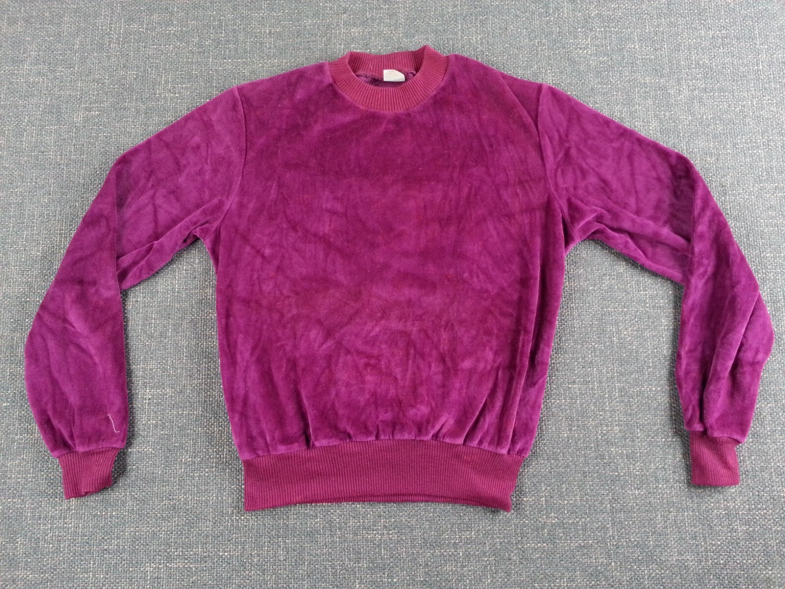 Vintage Retro 1970’s Fushia Velour Long Sleeve V Neck Shirt Size Small