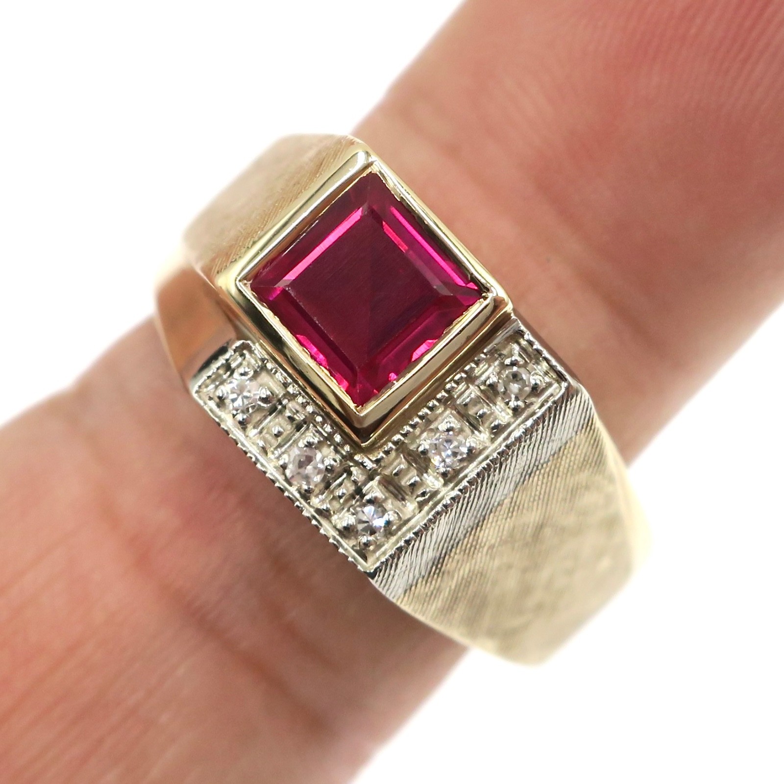 Mens Vintage Classis 10k Solid Yellow Gold Ruby Diamond Ring w Florentine Finish