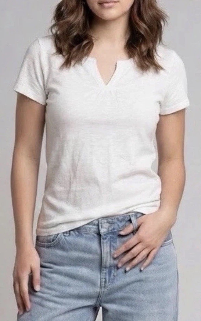 NWT Talbots Women’s Size PS White Cotton Round Neck Short Sleeve Pullover Tee NWT Talbots Women’s Size PS White Cotton Round Neck Short Sleeve Pullover Tee