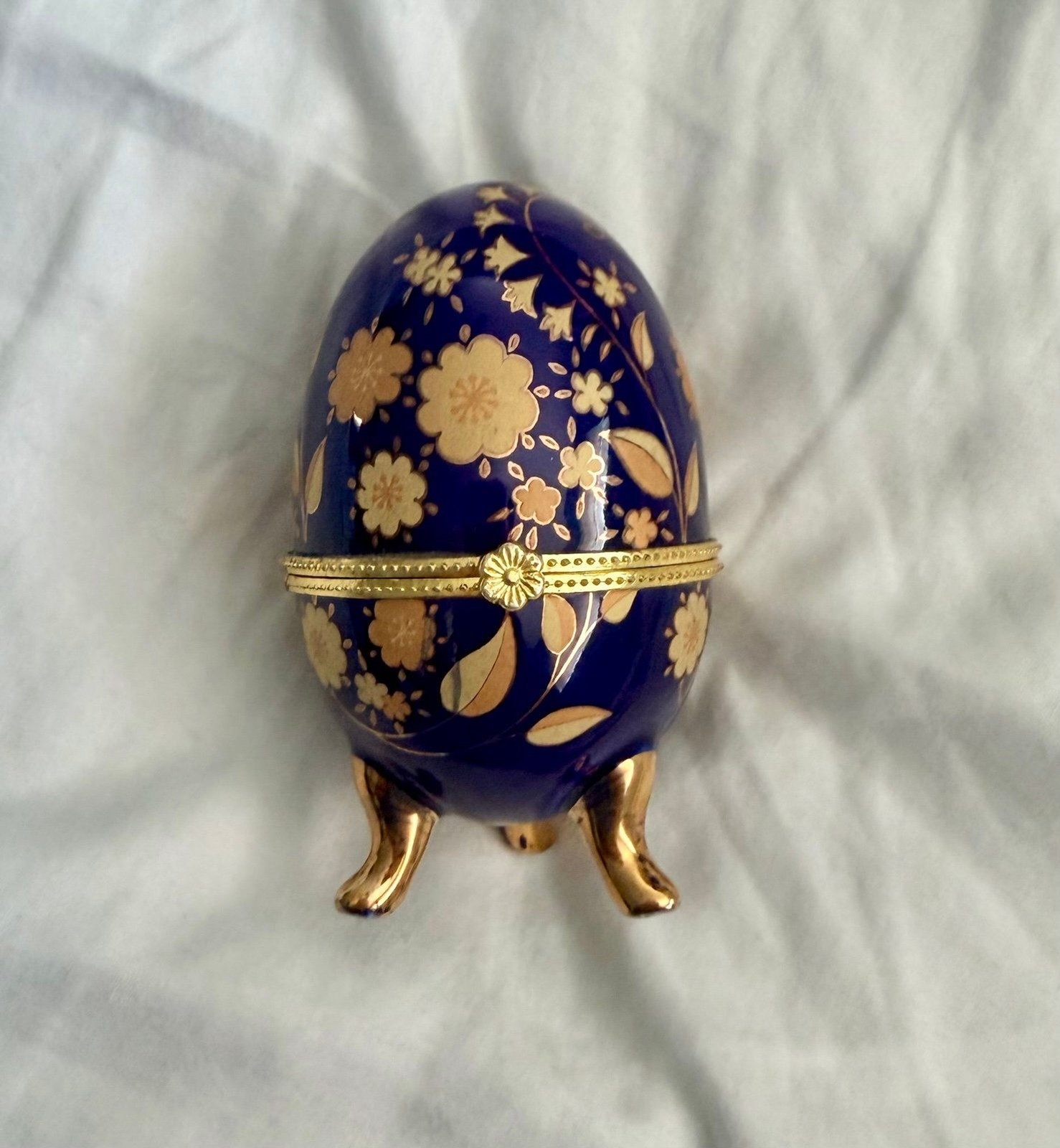 Vintage cobalt blue porcelain egg-shaped trinket jewelry box. 4 inch height
