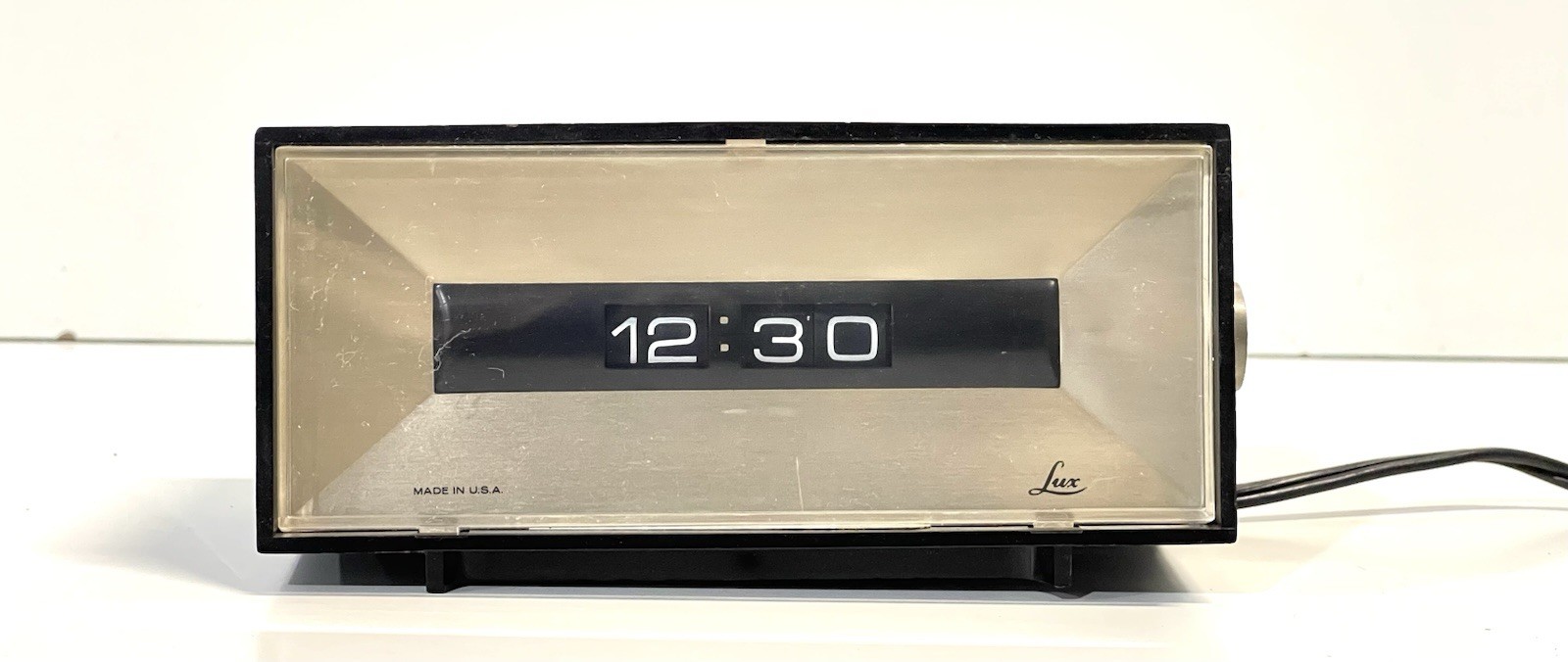 Vintage Lux Flip Clock MCM Made In USA Vintage Lux Flip Clock MCM Made In USA