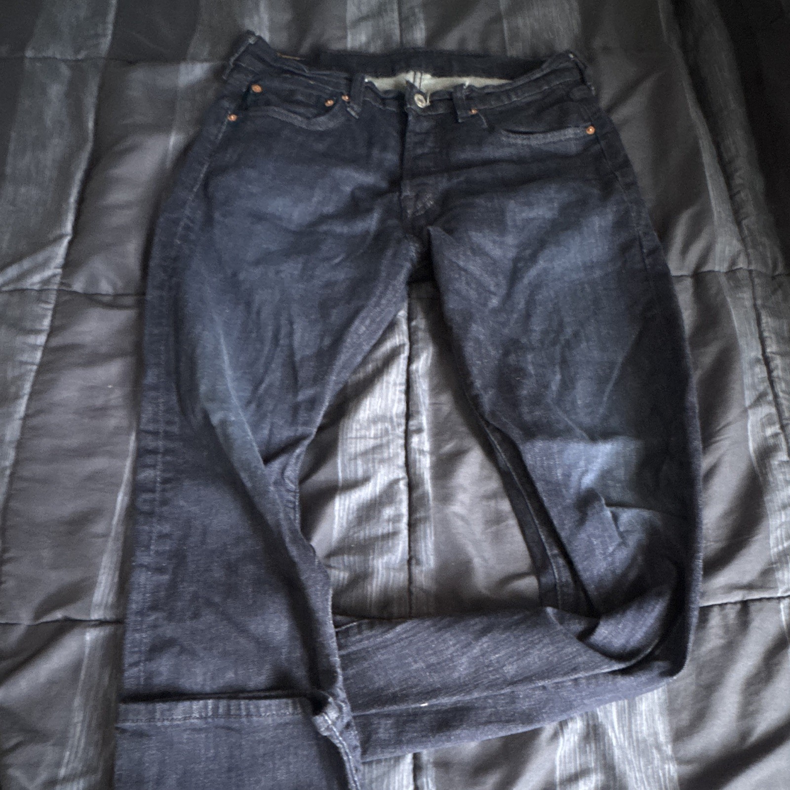 Levi\'s 501 Men\'s Dark Wash Blue Denim Straight Jeans Button Fly 5-Pocket