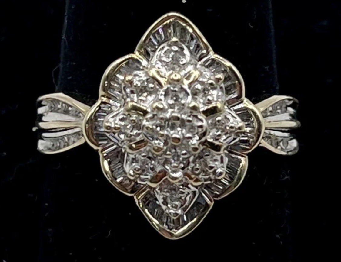 10k Yellow Gold Ring with Natural Diamonds