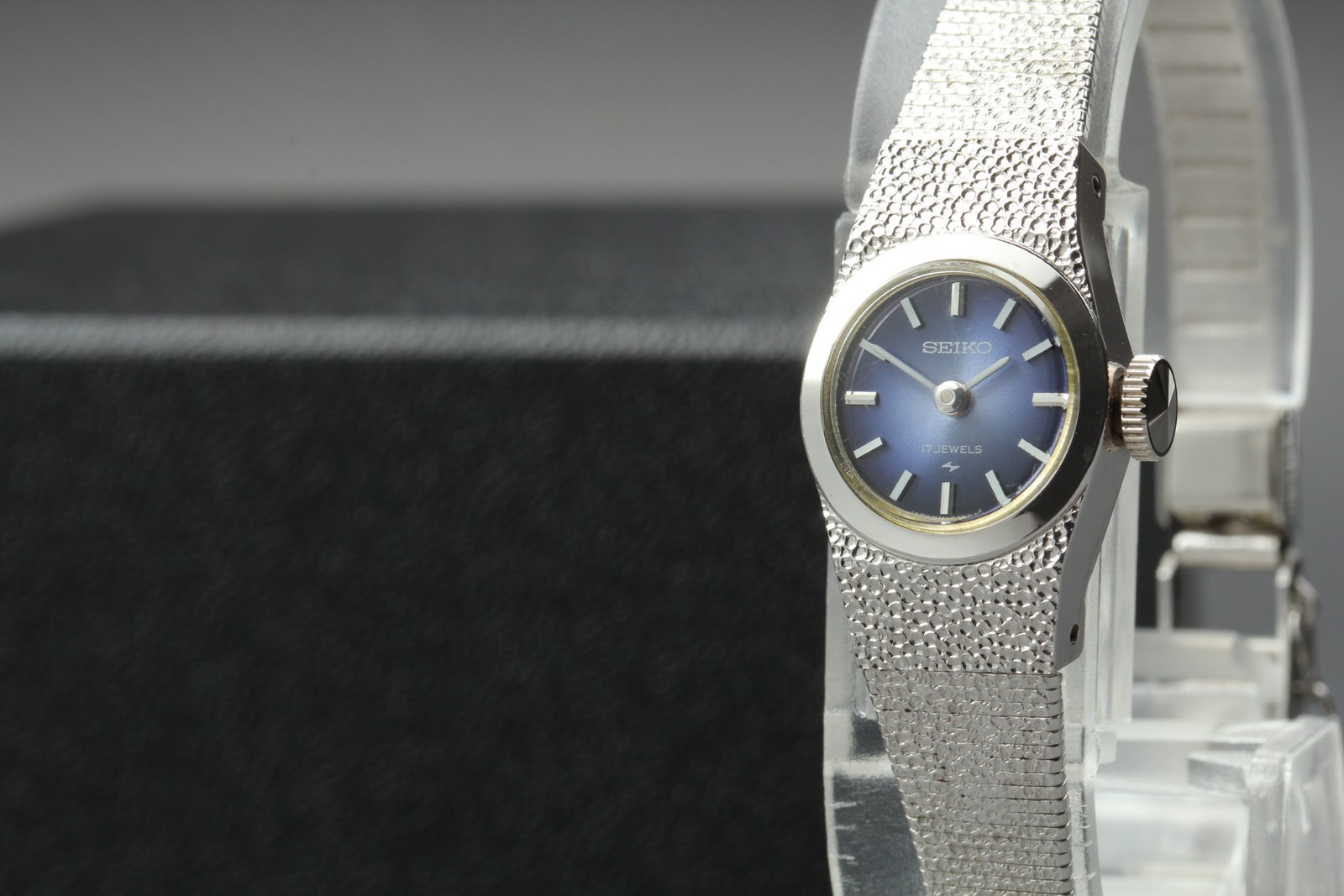 Vintage 1973 N MINT 17J Seiko Bracelet 11-0450 Blue Steel Womens Watch JAPAN