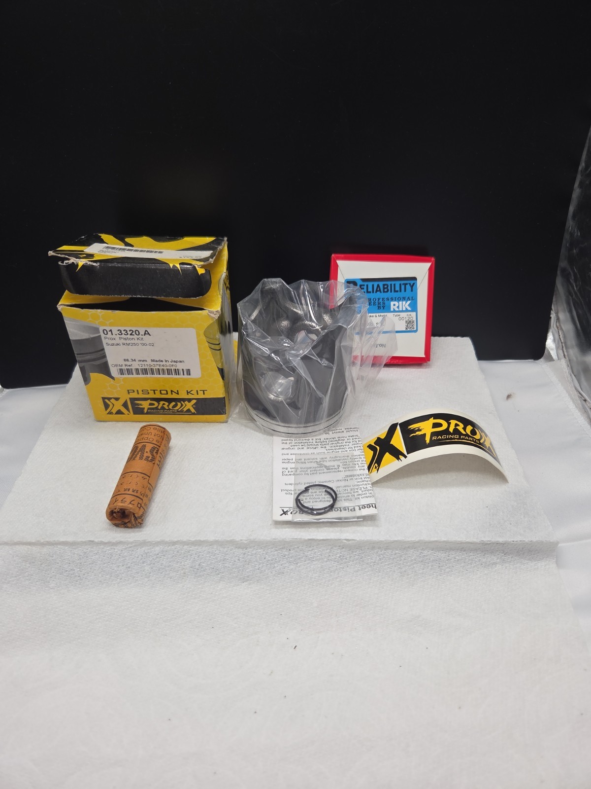 SUZUKI RM 250 Pro-X Piston Kit 2000-2002 - RM 250 - 01.3320.A SUZUKI RM 250 Pro-X Piston Kit 2000-2002 - RM 250 - 01.3320.A