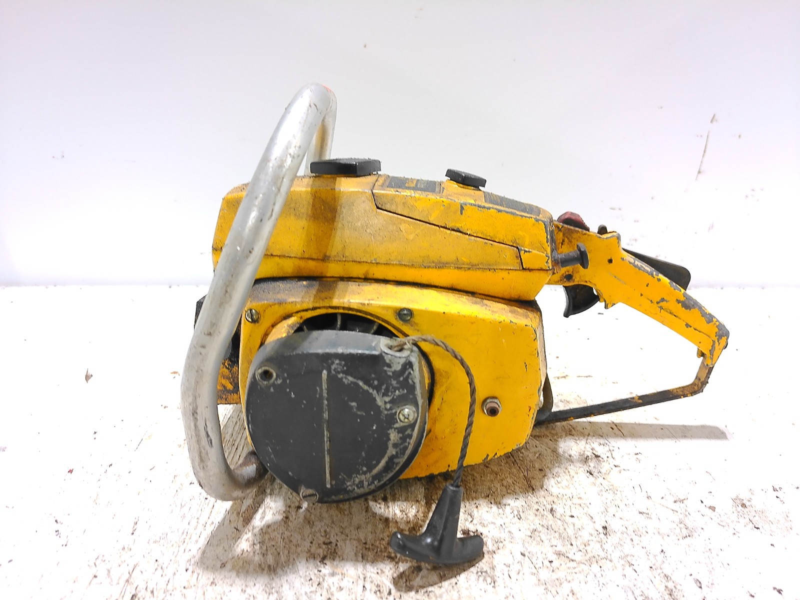 Vintage McCulloch Pro 10-10 Chainsaw Powerhead for Parts or Repair (SW184) Vintage McCulloch Pro 10-10 Chainsaw Powerhead for Parts or Repair (SW184)