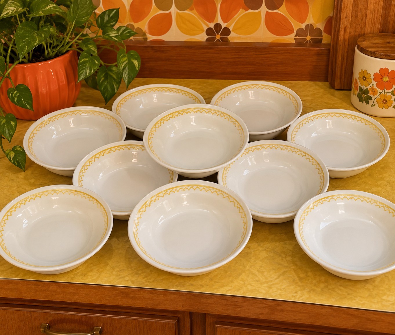 Vtg Cavalier Royal China 6.25\