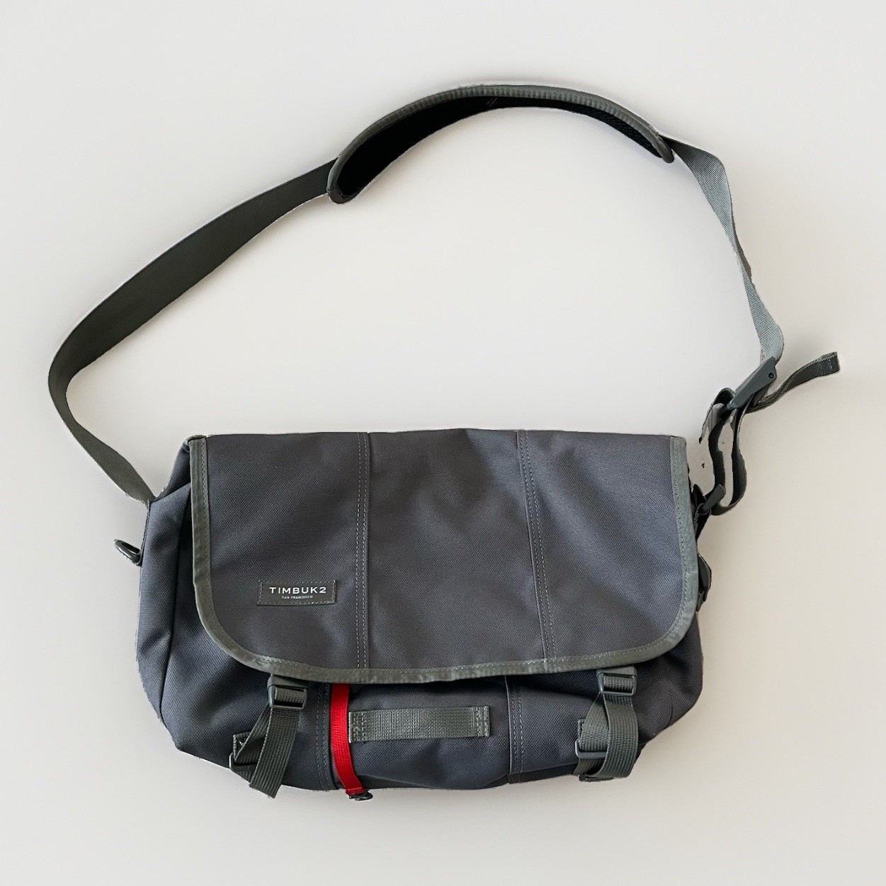 Timbuk2 Flight Classic San Francisco Gray Messenger Bag Crossbody Laptop Bag