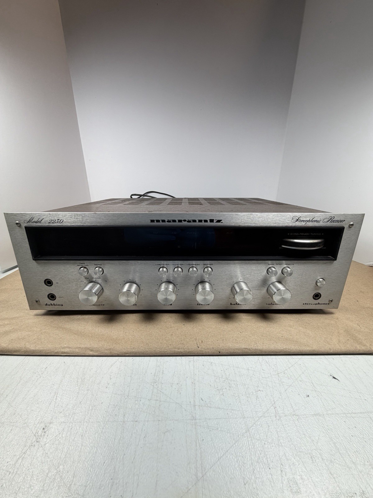 Marantz 2230 Receiver  F.M Оnly Works On One Channel  Ships Fast