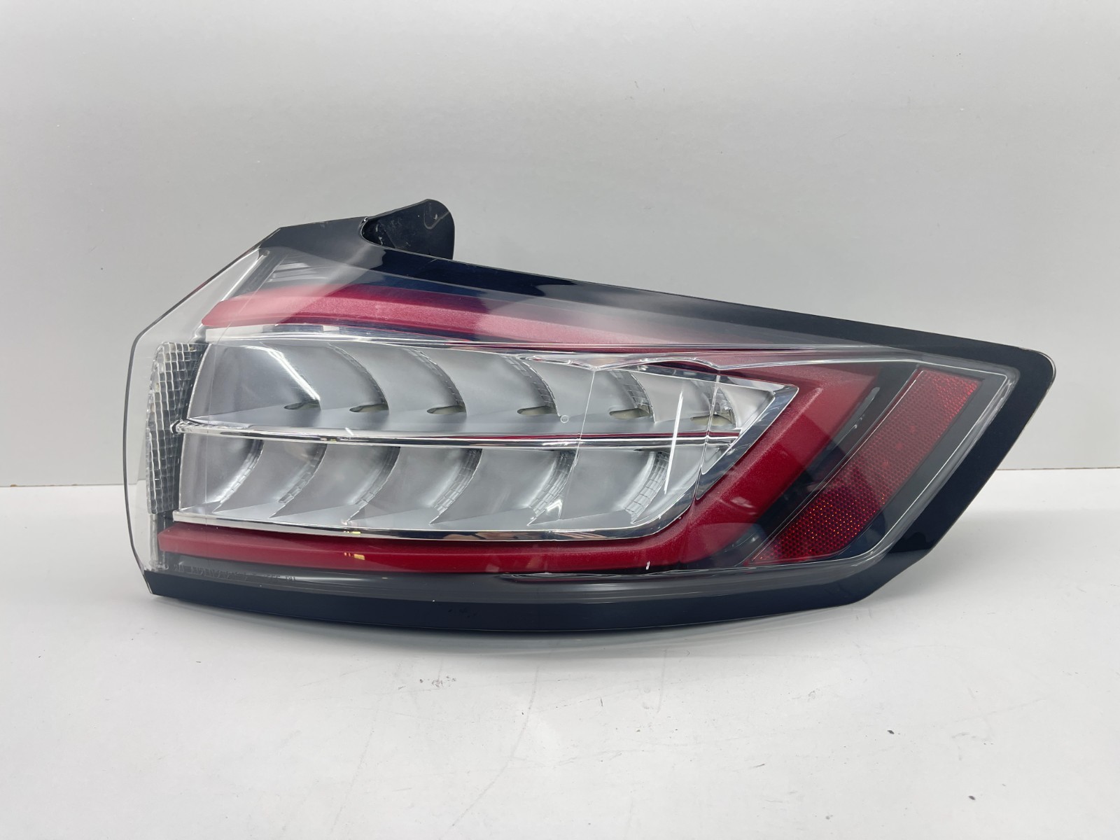 2015 - 2018 FORD EDGE PASSENGER TAILLIGHT *NICE* OEM HT4Z13404D