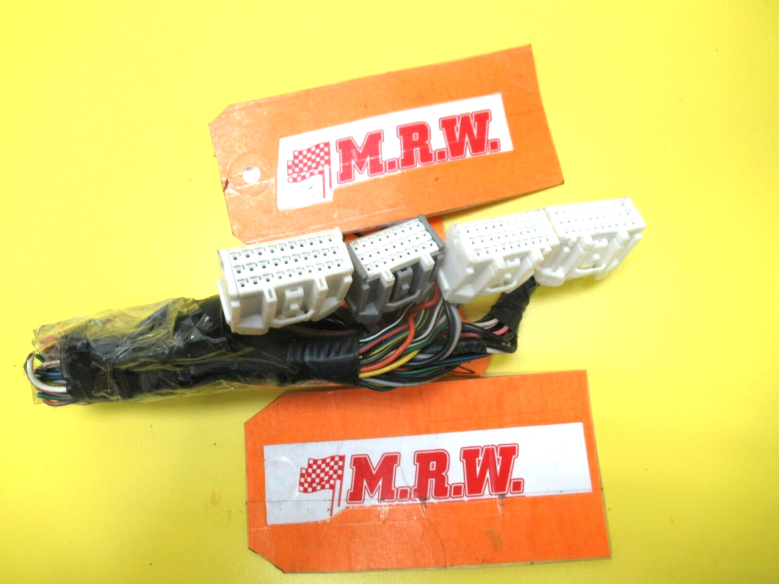 COMPUTER WIRE PLUG CONNECTOR HARNESS END ECM ECU ENGINE CAR for MAZDA 6 03 04