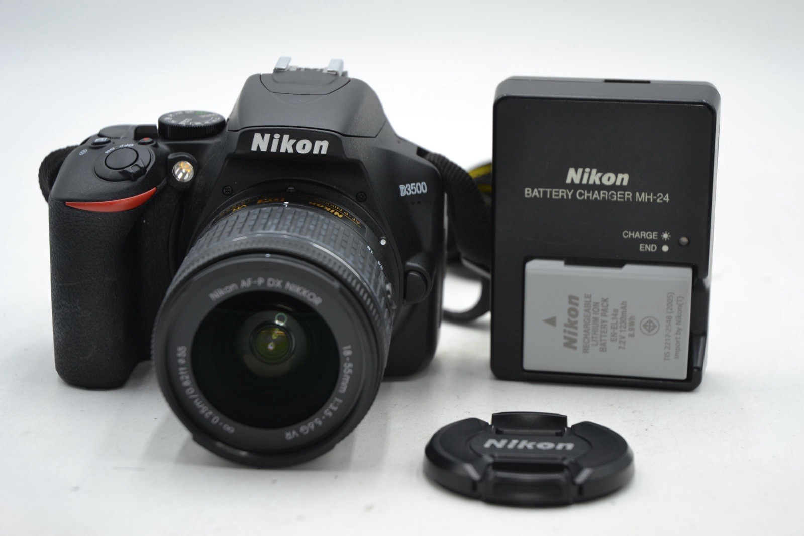 Nikon D3500 24.2MP with 18-55mm VR Lens Kit DSLR Camera (666 SHUTTER COUNT)
