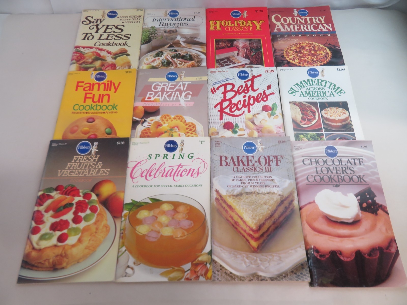 1983 Pillsbury Classic Cookbooks Recipe Booklets Set Of 12 Lot #25 Through #36 1983 Pillsbury Classic Cookbooks Recipe Booklets Set Of 12 Lot #25 Through #36