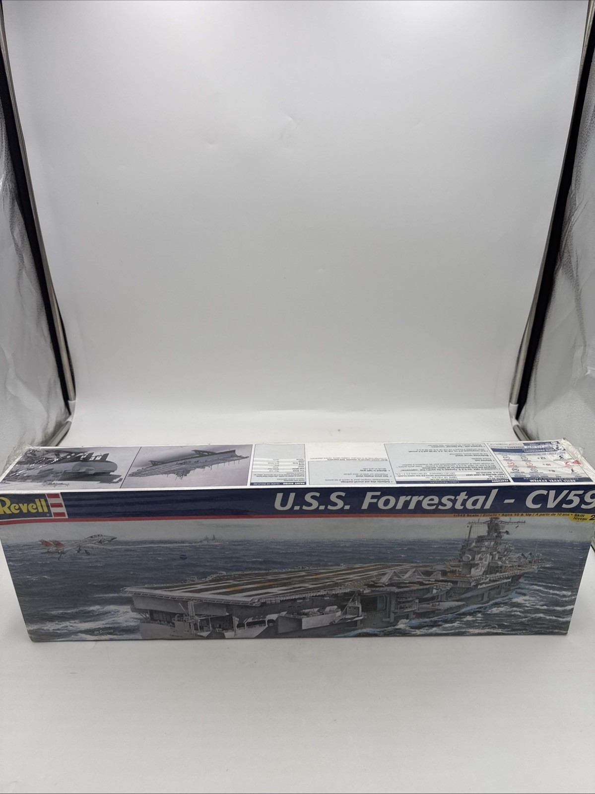 Factory Sealed Revell U.S.S. Forrestal CV59 Aircraft Carrier Mode 1:542 Scale Factory Sealed Revell U.S.S. Forrestal CV59 Aircraft Carrier Mode 1:542 Scale