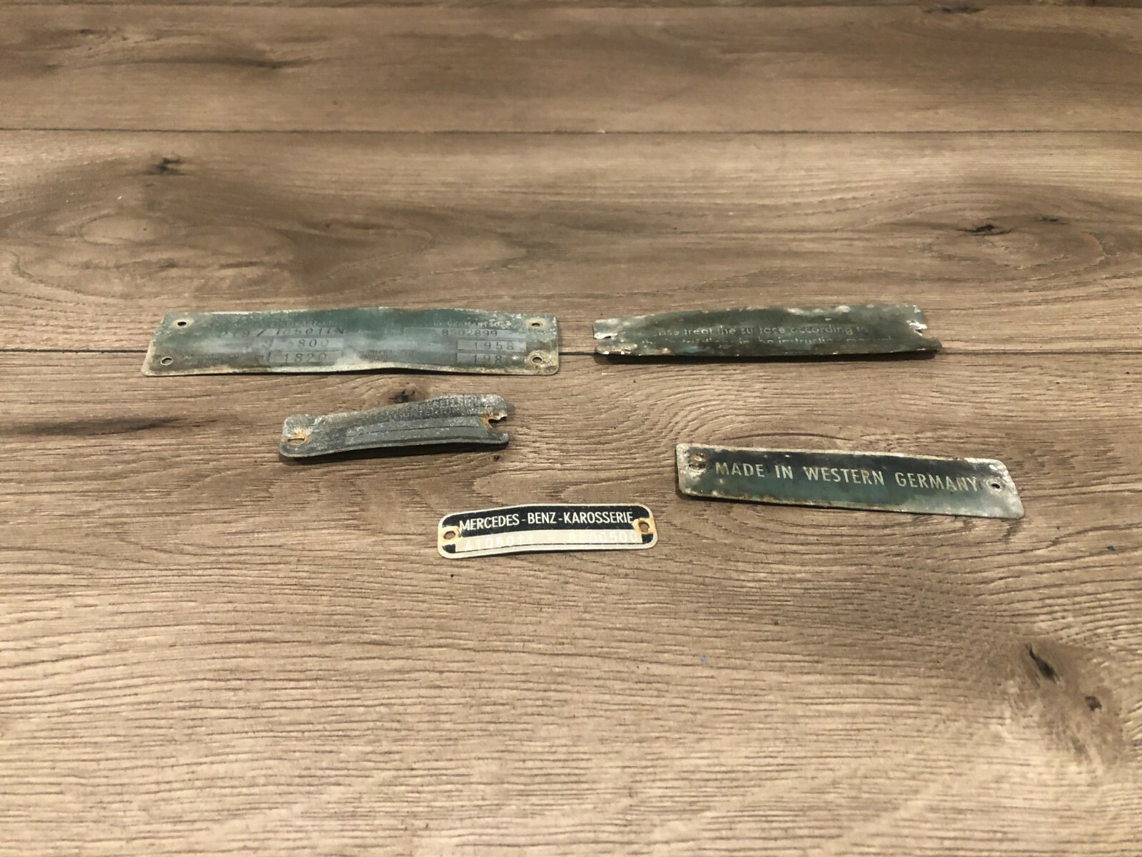 1955_1959 MERCEDES BENZ 190 W120 SEDAN PONTON TAG PLATE INFORMATION _SET 5 _ OEM