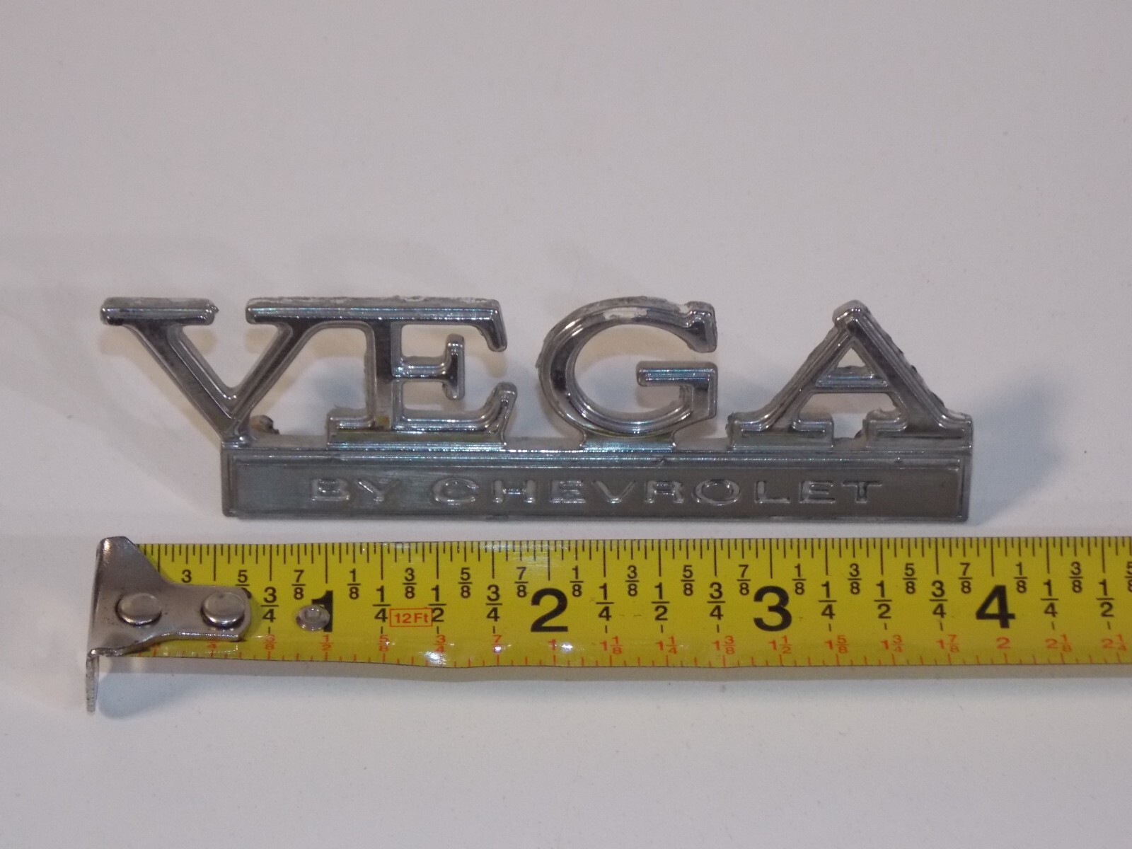 Vtg 1971 72 73 74 75 Chevrolet VegaCar Vehicle Emblem Script 9614435