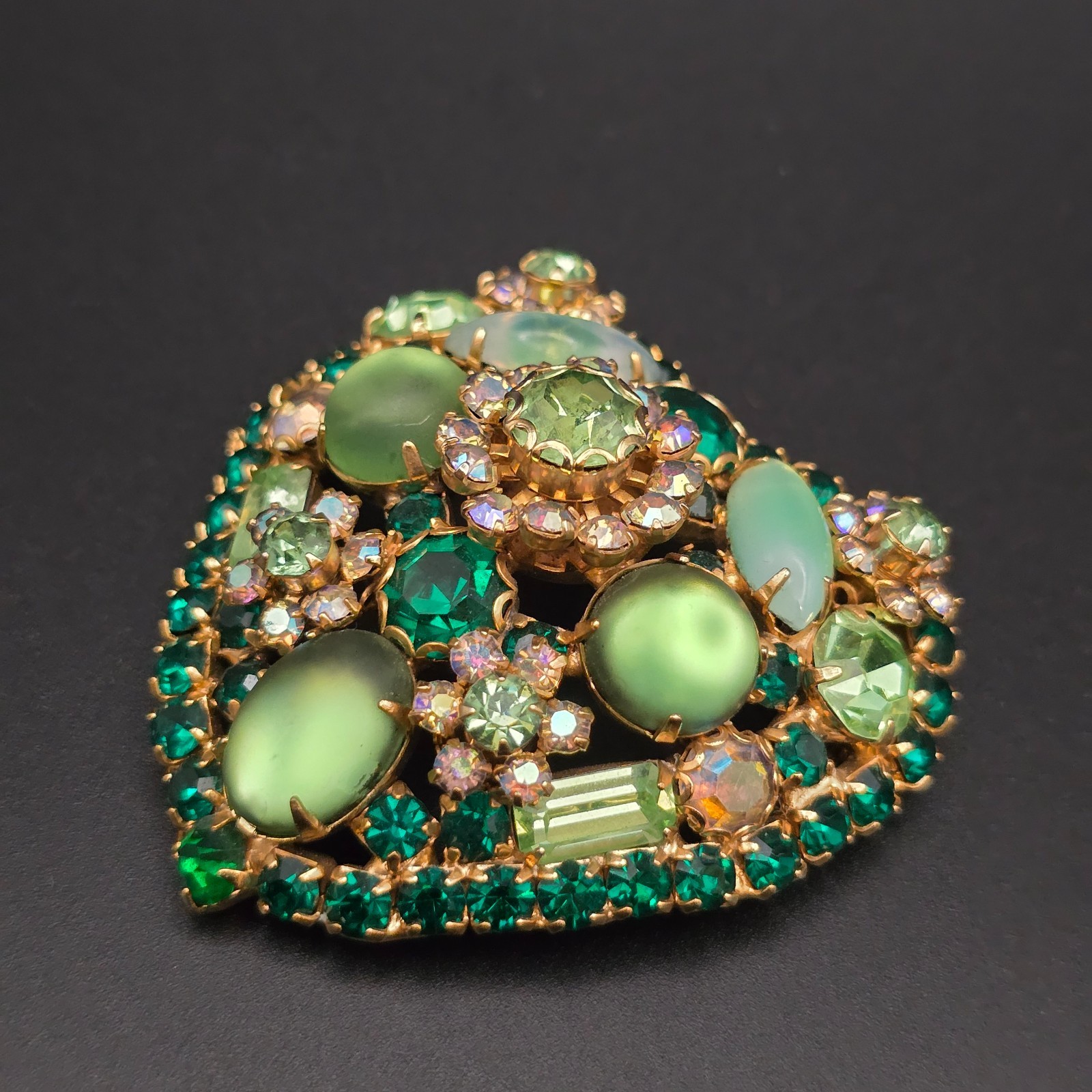 Rare Vtg Signed Weiss N.Y. Multi-Shade Green Glass  Rhinestone  Heart Brooch