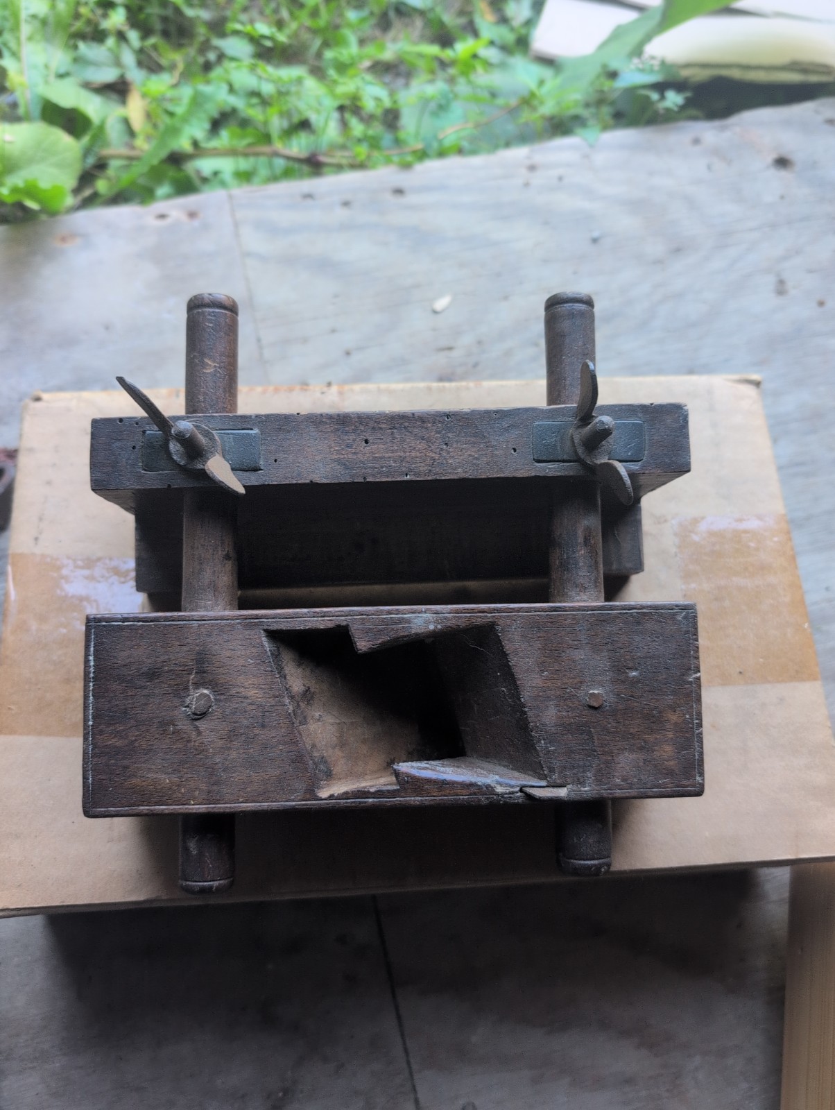 ANTIQUE 18TH CENTURY EARLY AMERICAN WOOD PLOW PLANE H. WETHERELL CHATHAM MASS ANTIQUE 18TH CENTURY EARLY AMERICAN WOOD PLOW PLANE H. WETHERELL CHATHAM MASS