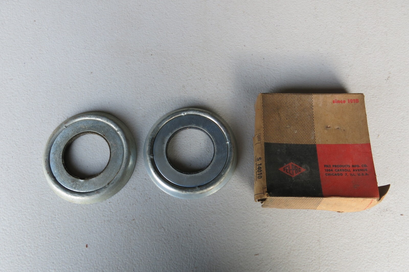 Vintage Fel-Pro Timing Cover Seals 2 Pcs fits 1939-1954 Oldsmobile (S14010) Vintage Fel-Pro Timing Cover Seals 2 Pcs fits 1939-1954 Oldsmobile (S14010)