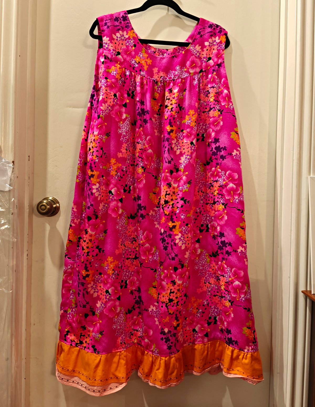 Ui-Maikai 1960\'s Vintage Hawaiian Muu Muu Dress RN 26300 100% Acrylic Ui-Maikai 1960\'s Vintage Hawaiian Muu Muu Dress RN 26300 100% Acrylic
