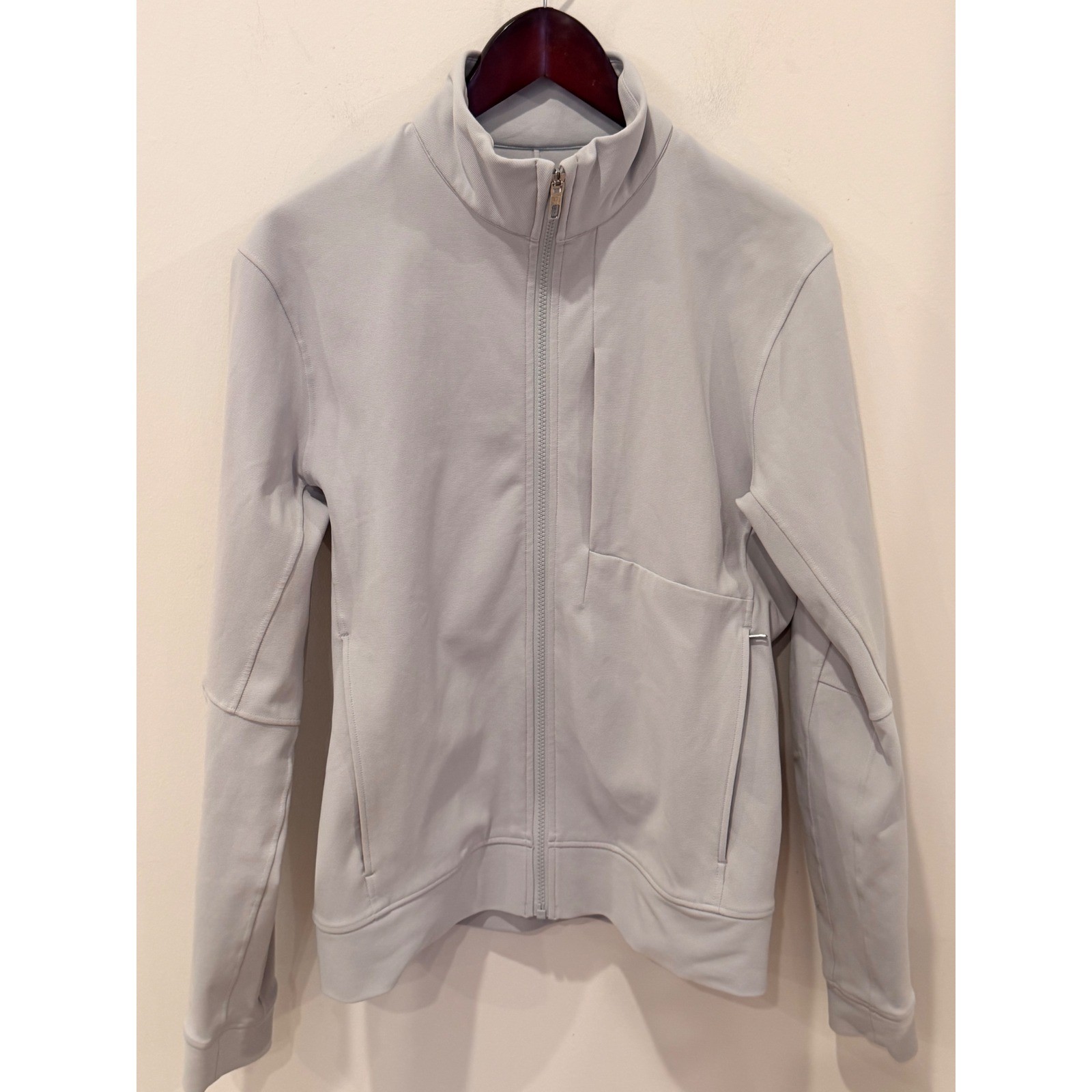 Lululemon Sojourn Jacket Mens Medium Silver Drop Grey Full Zip Luxtreme LM4814S