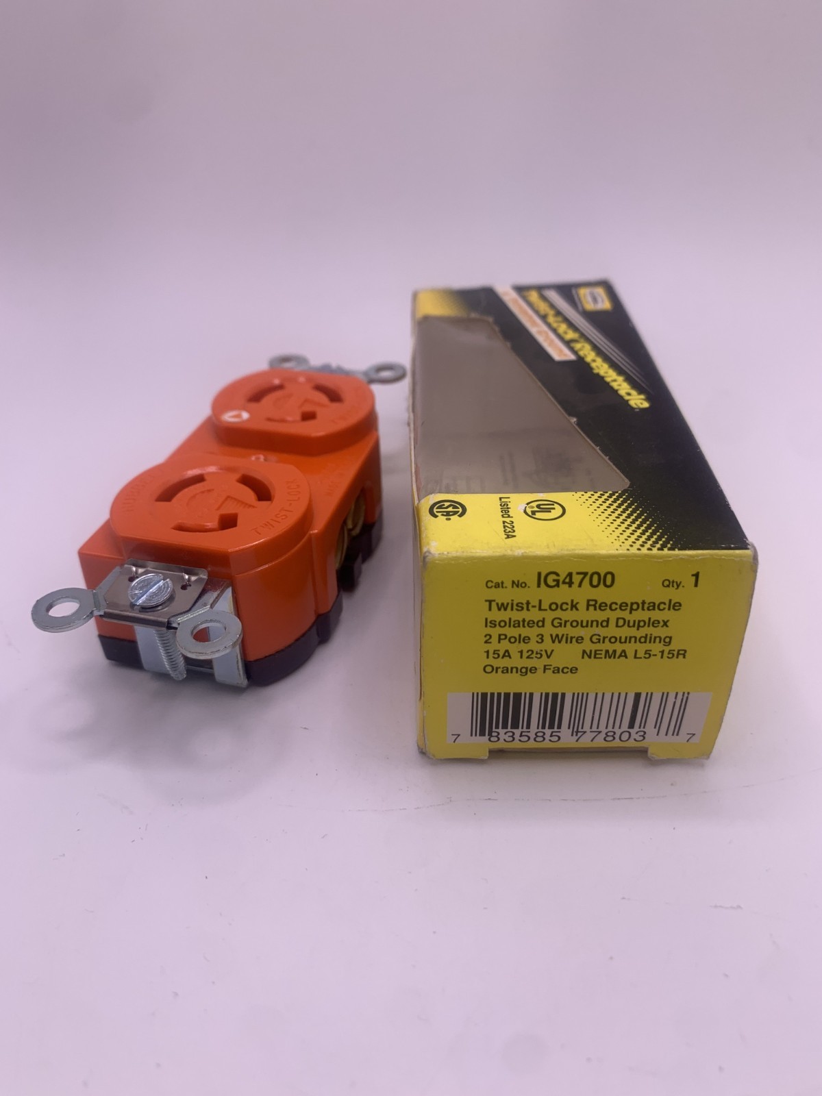 Hubbell IG4700 TwistLock Receptacle, 15A,125V, 2-Pole 3-Wire Grounding, NEW