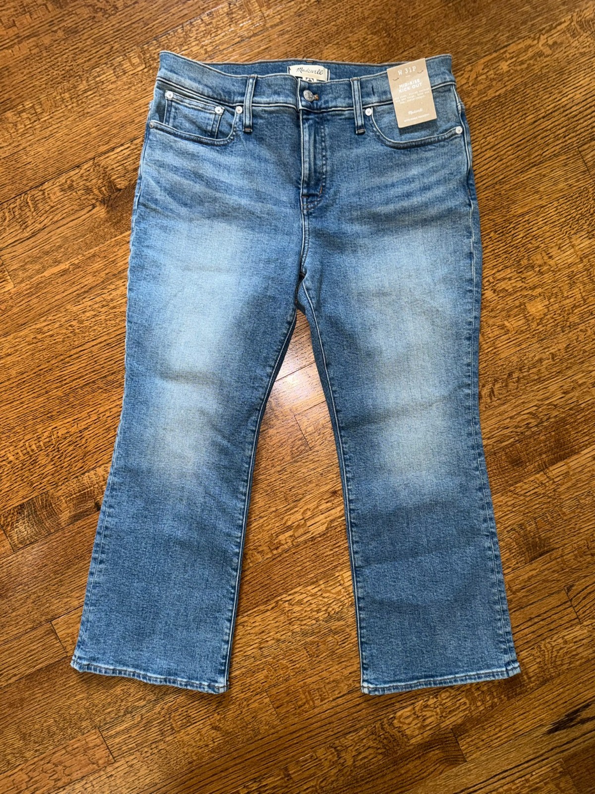NWT Madewell Petite Mid-Rise Kick Out Crop Jeans - Oneida Wash - Size 31 Petite NWT Madewell Petite Mid-Rise Kick Out Crop Jeans - Oneida Wash - Size 31 Petite