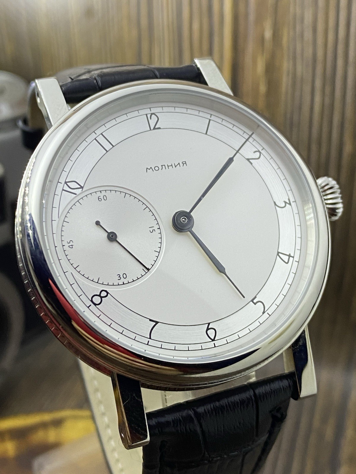 Vintage Watch USSR MARRIAGE Rare Classic Dress Men's mechanism MOLNIJA 3602
