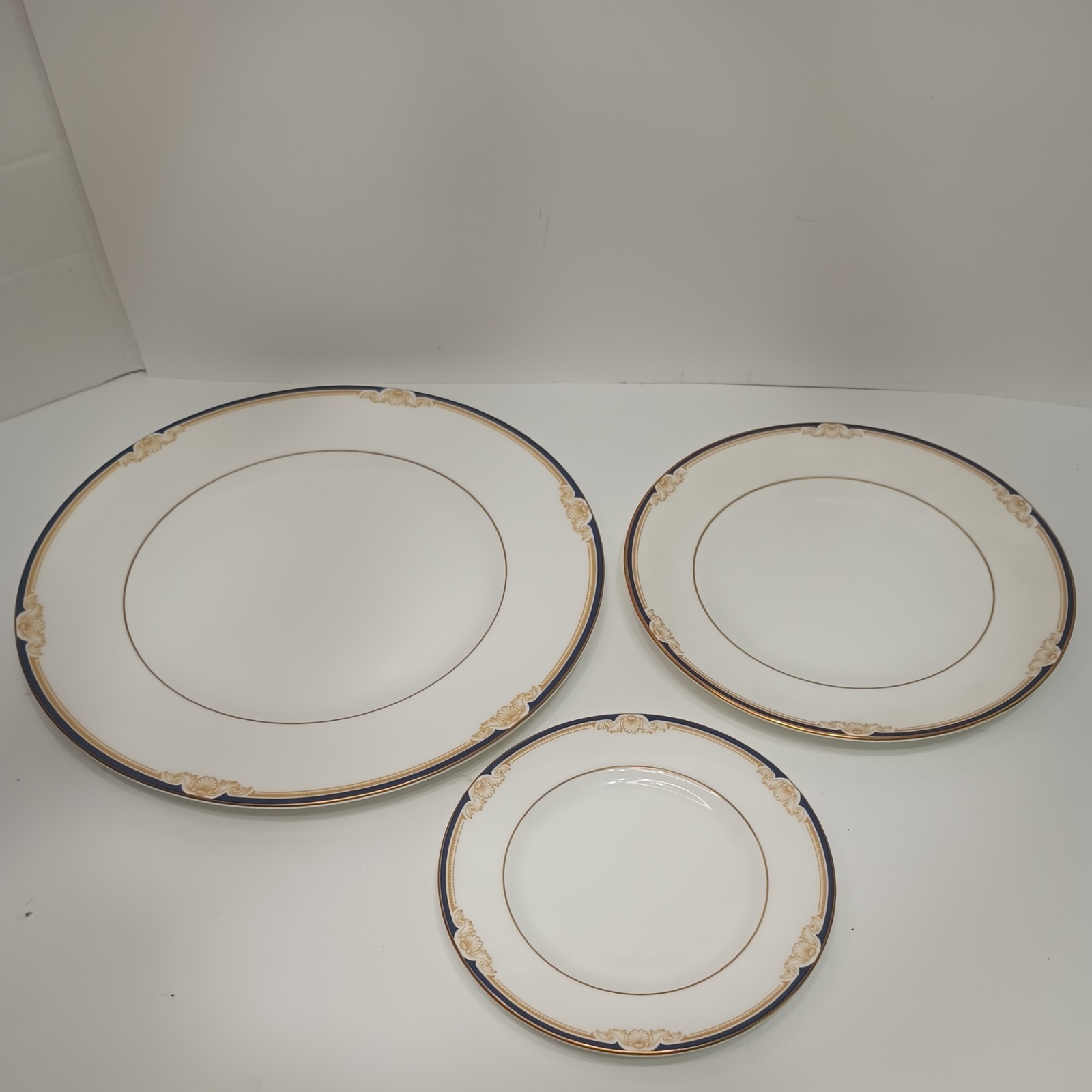 Wedgwood Cavendish Bone China Place Setting, 1 Dinner 1 Salad 1 Bread Plate