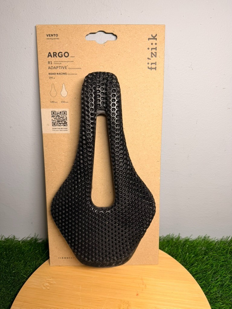 Fizik Vento Argo R1 Adaptive Road Saddle - Carbon Rail - 150mm - Black