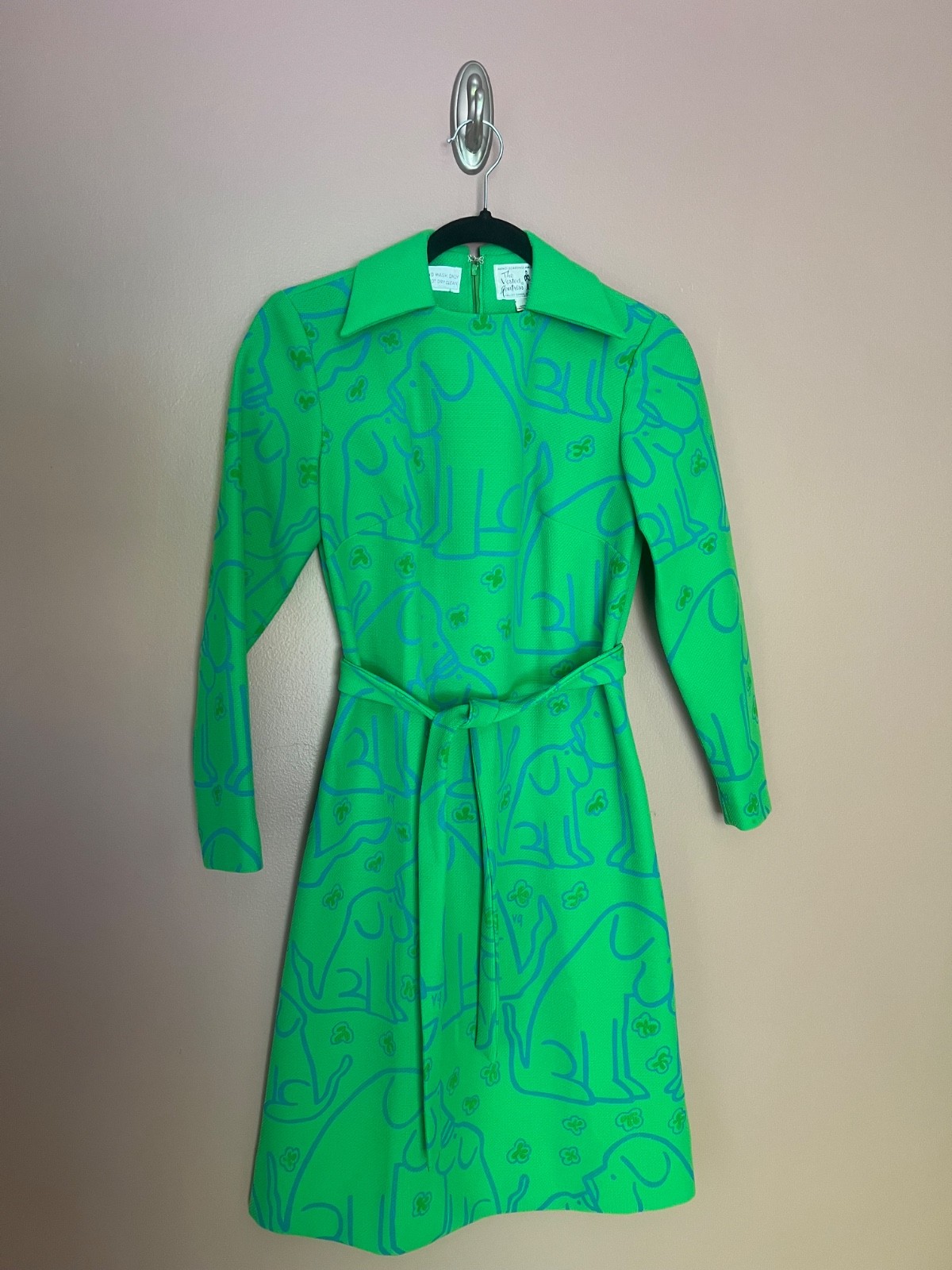 Vested Gentress vintage dress - sz 6 - green/blue dogs motif