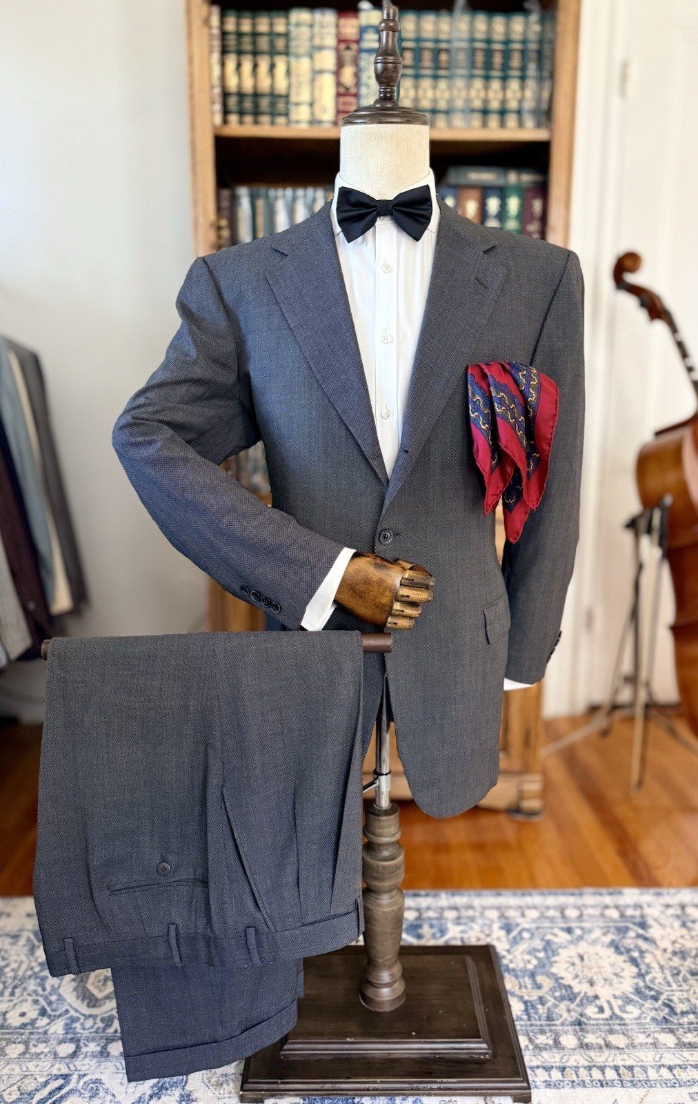 LNWOT BEAUTIFUL Gray Dotted Nailhead Brioni Superfine Wool Suit 44R US/54R IT