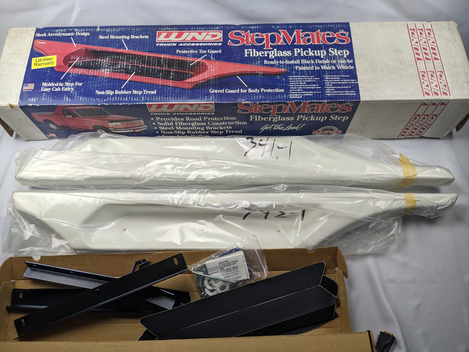 Lund Fiberglass Side Steps Running Boards for 1994-2004 Chevy S10 reg/ext - 51 Lund Fiberglass Side Steps Running Boards for 1994-2004 Chevy S10 reg/ext - 51
