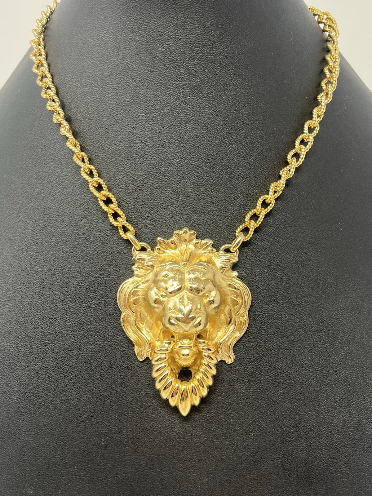 Vintage Napier Signed Goldtone Large Lion Door-Knocker Necklace MINT Vintage Napier Signed Goldtone Large Lion Door-Knocker Necklace MINT