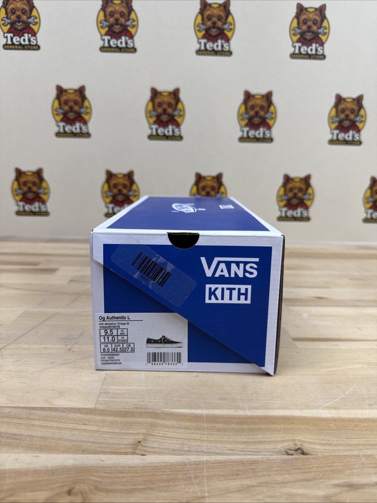 VANS Authentic LX OG x Kith Low Medallion - VN0A4BV90VB (Size: 9.5) VANS Authentic LX OG x Kith Low Medallion - VN0A4BV90VB (Size: 9.5)