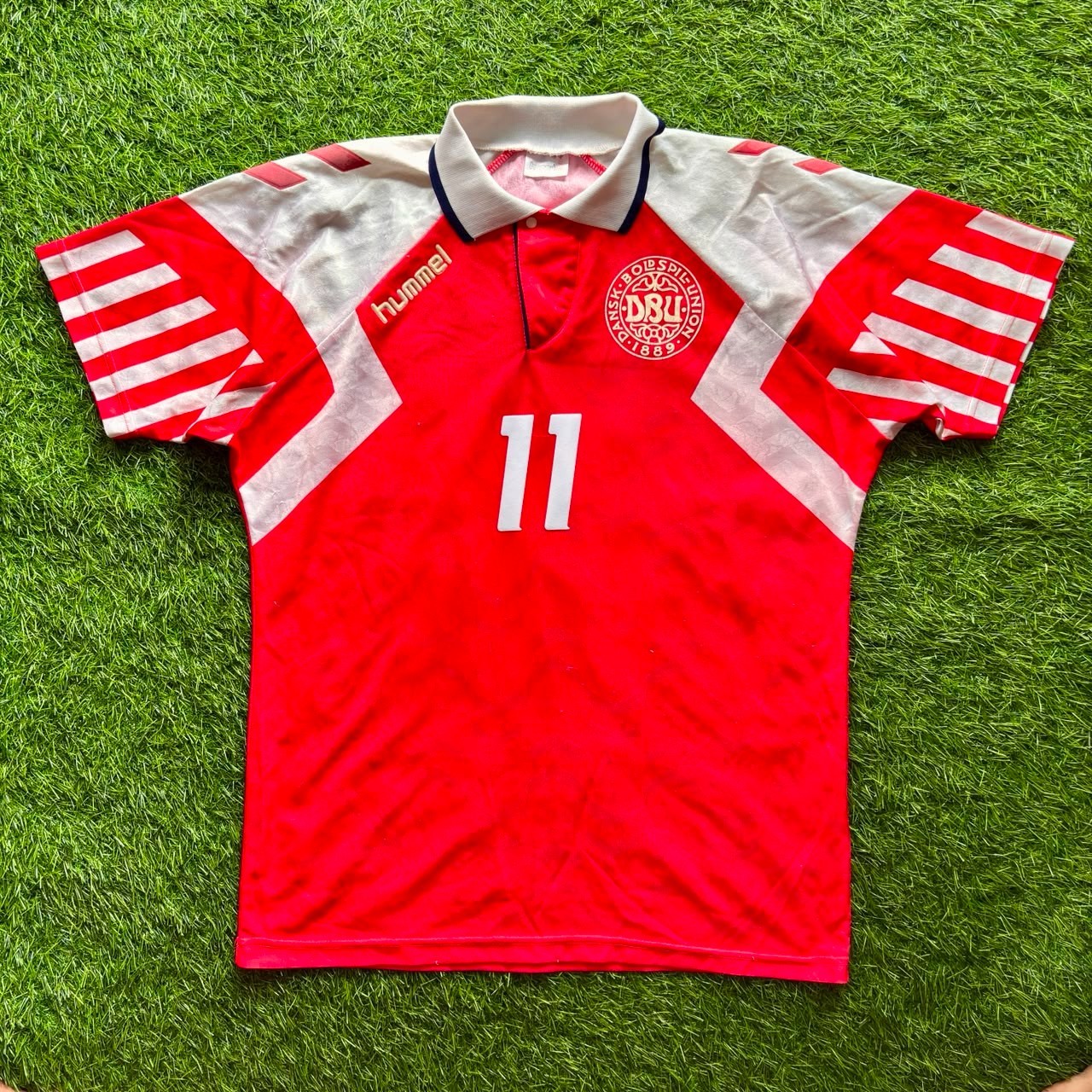Denmark Home 1992 Euro Winner Laudrup #11 Soccer Jersey Footballshirt
