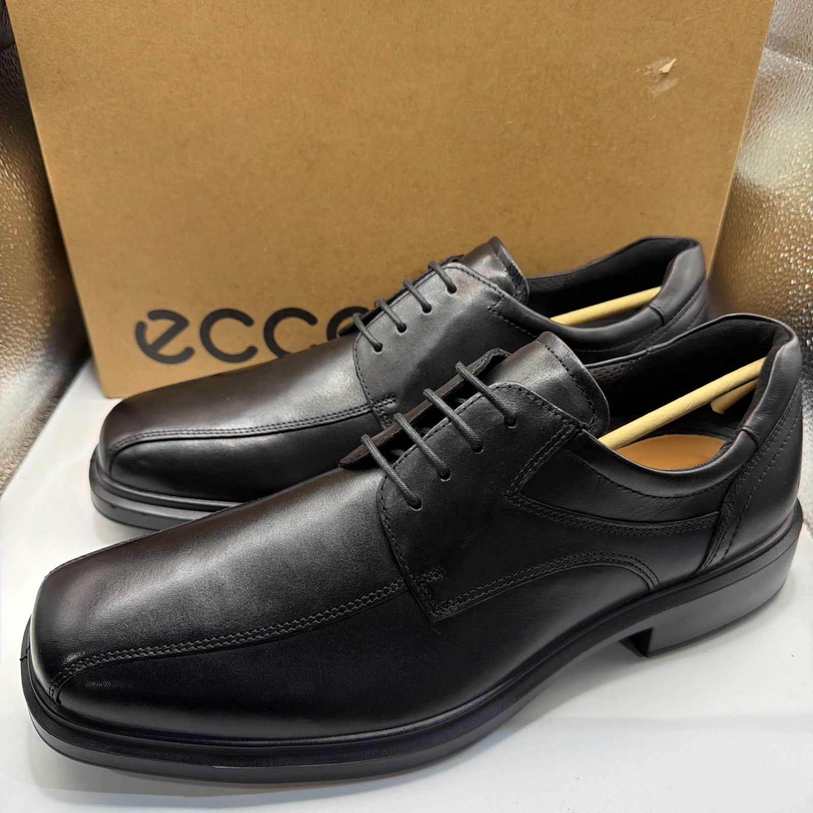 ECCO 500164 01001 Helsinki 2 Men\'s Black Oxford Shoes. EU 44, US 10-10.5