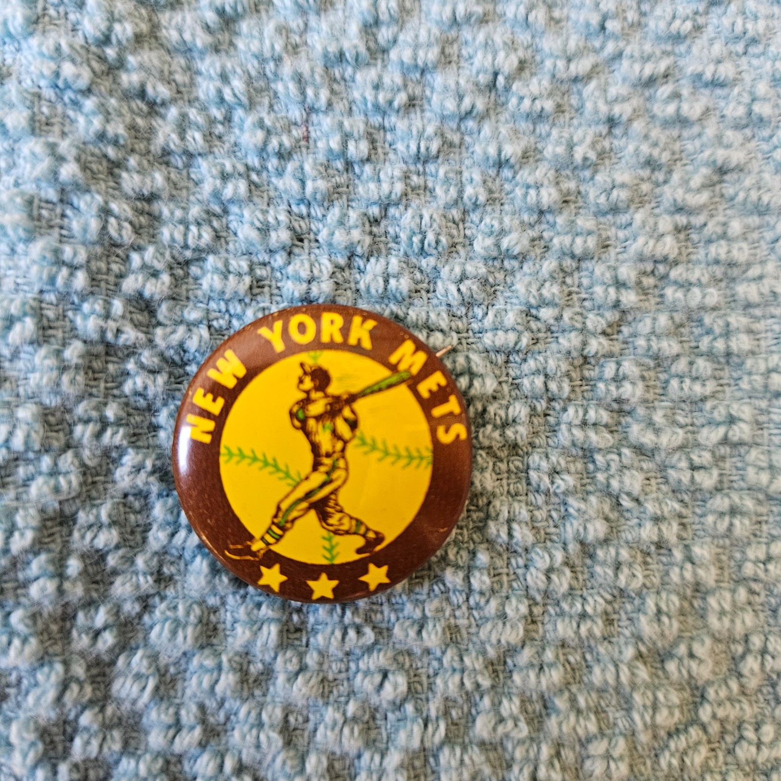 Vintage: New York Mets 1966 Guys  Potato Chips Baseball Pin - rare find