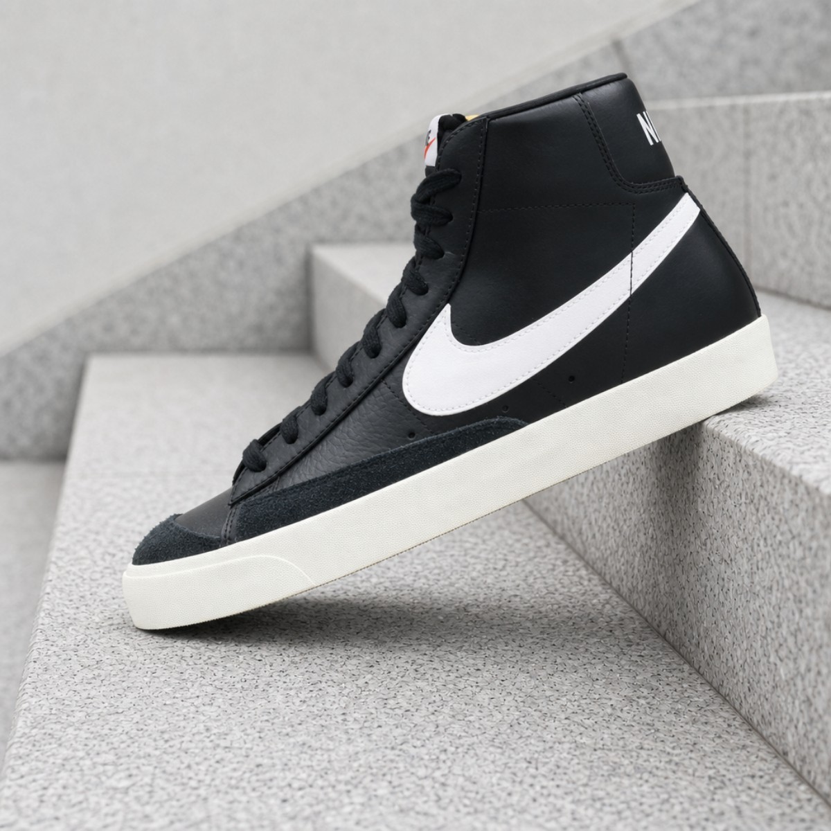 Nike Blazer Mid 77 Vintage Black Sail BQ6806-002 Mens New Nike Blazer Mid 77 Vintage Black Sail BQ6806-002 Mens New
