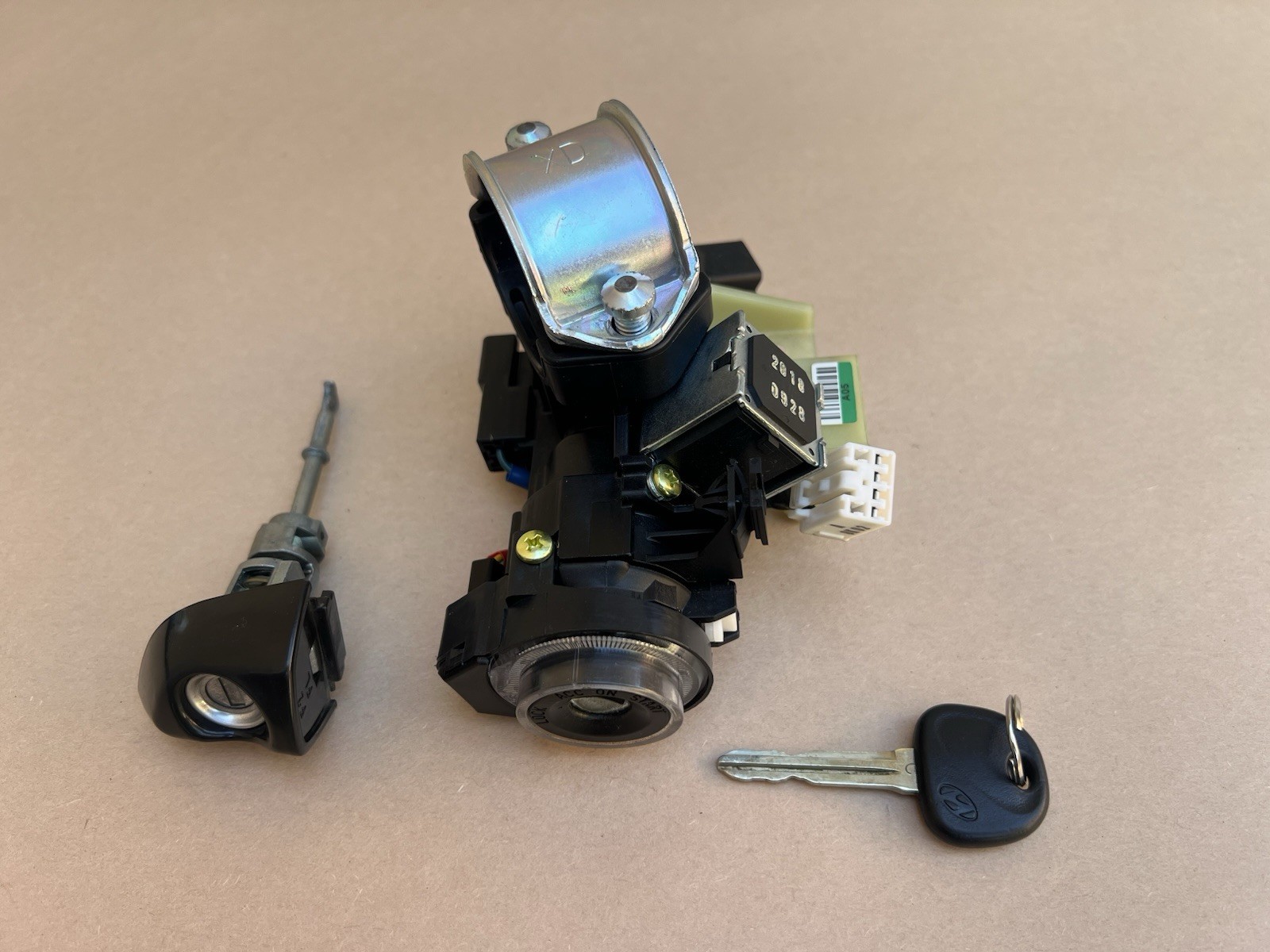 2017-2020 HYUNDAI ELANTRA IGNITION SWITCH WITH DRIVER DOOR LOCK AND KEY OEM
