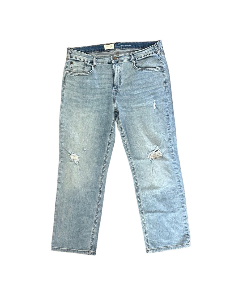 Anthropologie Pilcro Relaxed High-Rise Light Blue Distressed Jeans. Size 31P Anthropologie Pilcro Relaxed High-Rise Light Blue Distressed Jeans. Size 31P